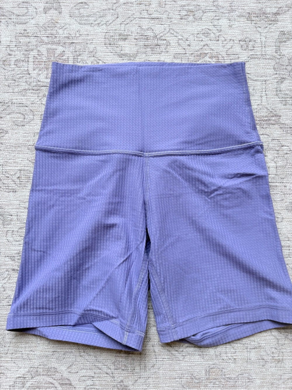 Lululemon High-Rise Yoga Short 6" *Grid Texture
Dark Lavender